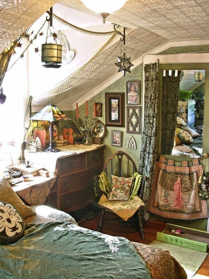 A green whimsigoth bedroom.