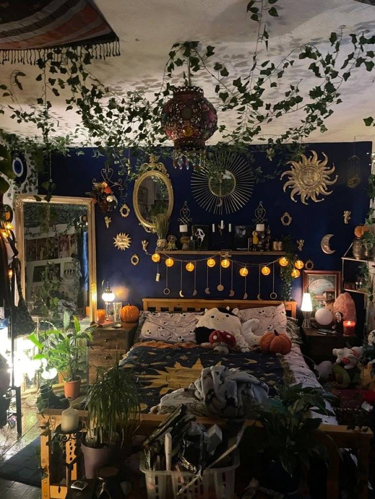 14 Mysterious Whimsigoth Bedroom Ideas For A Magical Home - Astrapearl