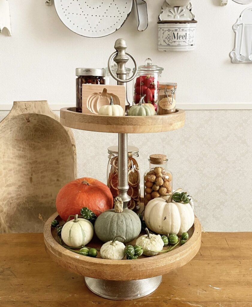 A fall tray with pumpkins.