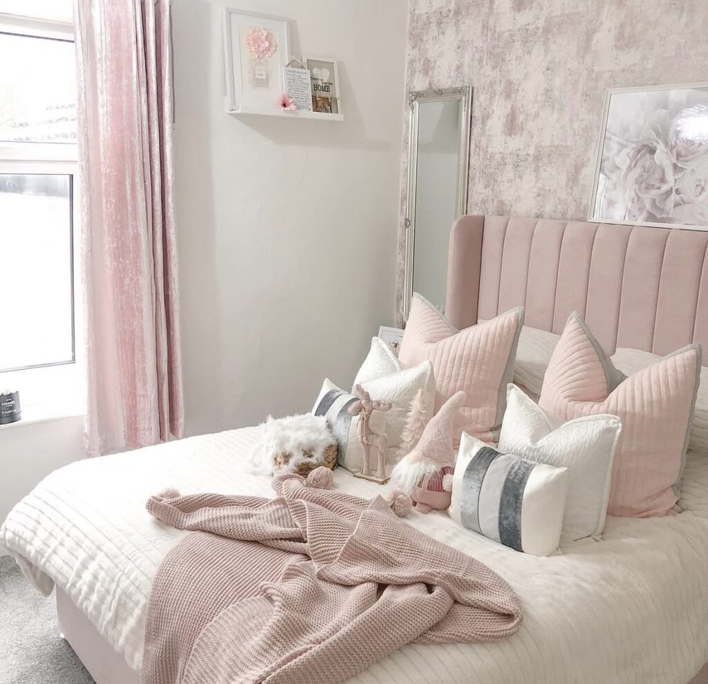 A modern monochromatic pink bedroom.