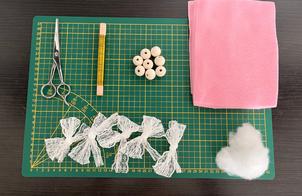 Materials for this spring bunny garland. ©ASTRAPEARL - DO NOT USE