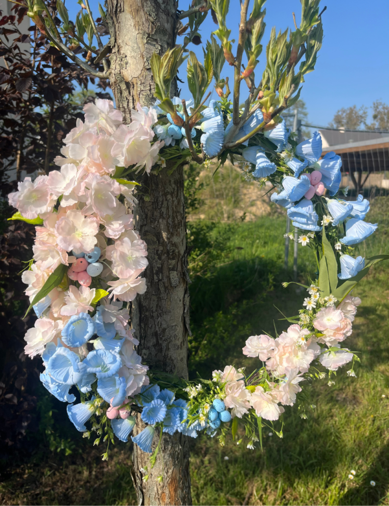 Easter egg wreath DIY - view 2. ©ASTRAPEARL - DO NOT USE