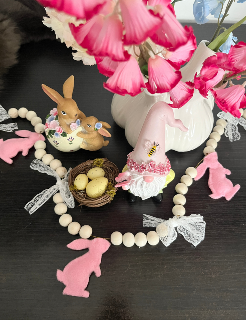 Spring bunny garland - view 3. ©ASTRAPEARL - DO NOT USE