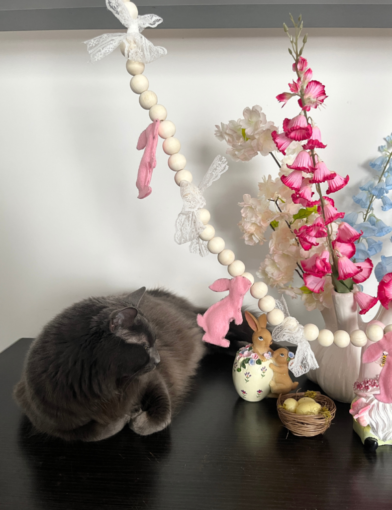 Spring bunny garland - view 4. ©ASTRAPEARL - DO NOT USE