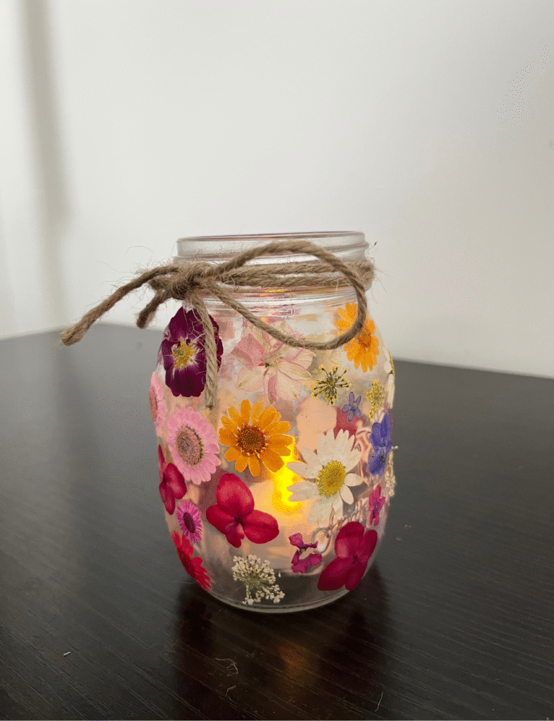 Pressed flowers lantern DIY - view 2. ©ASTRAPEARL - DO NOT USE