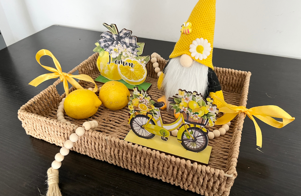 Lemon tray decor - view 2. ©ASTRAPEARL - DO NOT USE