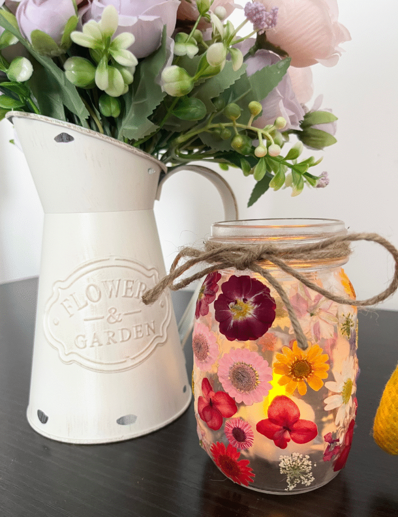 Pressed flowers lantern DIY - view 3. ©ASTRAPEARL - DO NOT USE