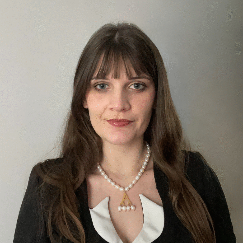 Anna, founder of Astrapearl.