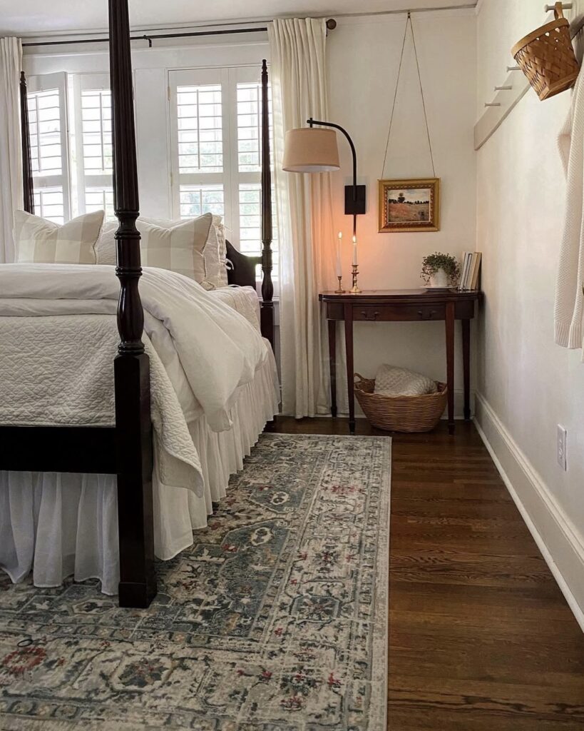 A Light Academia bedroom.