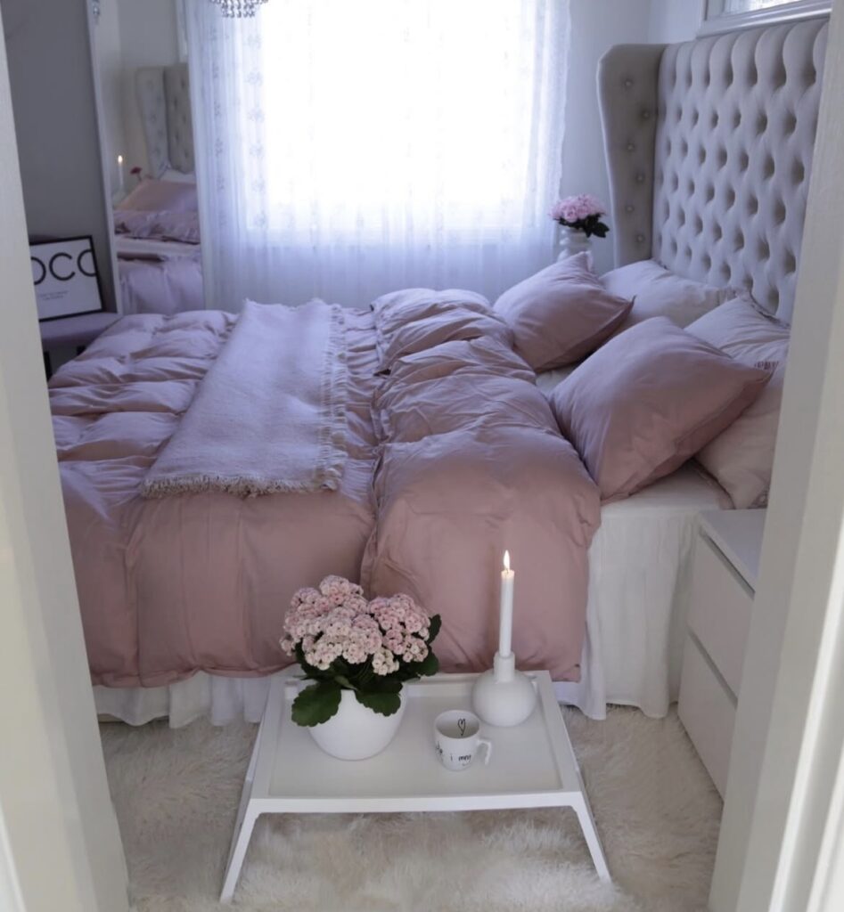 A coquette bedroom.