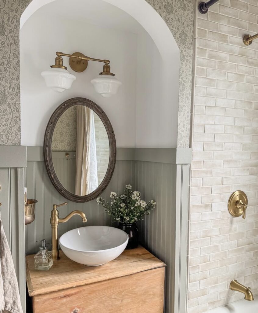 A Light Academia bathroom.