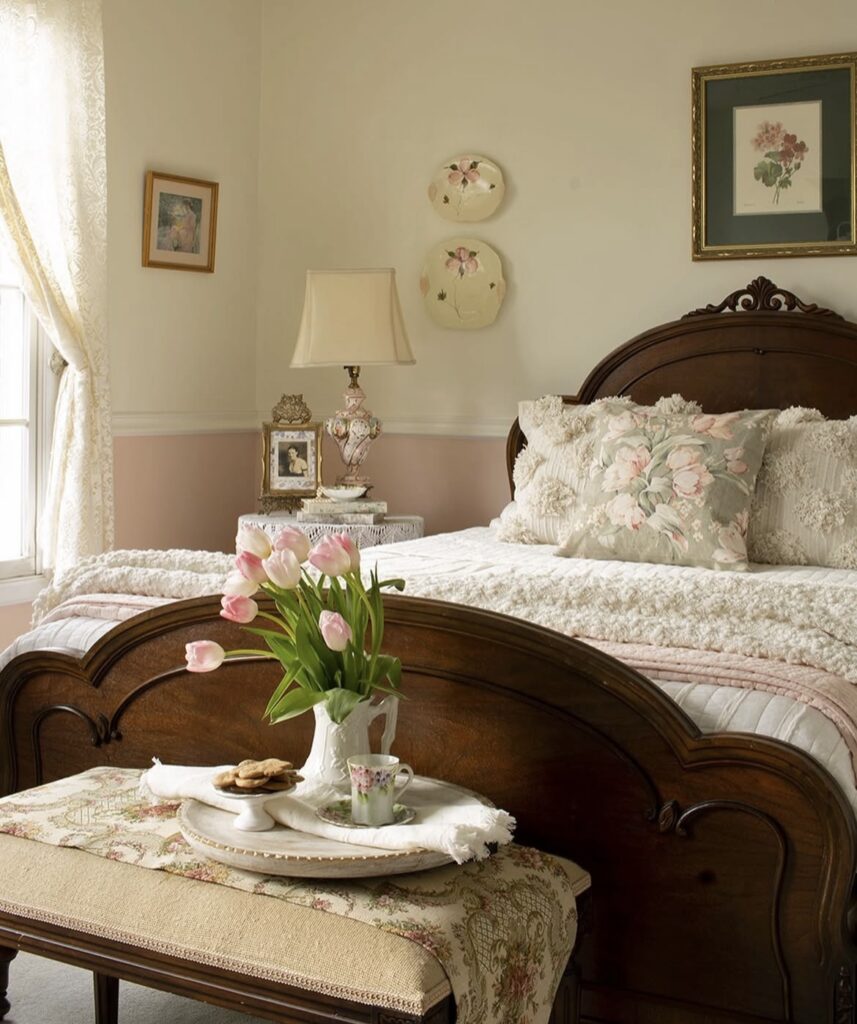 A Light Academia bedroom.