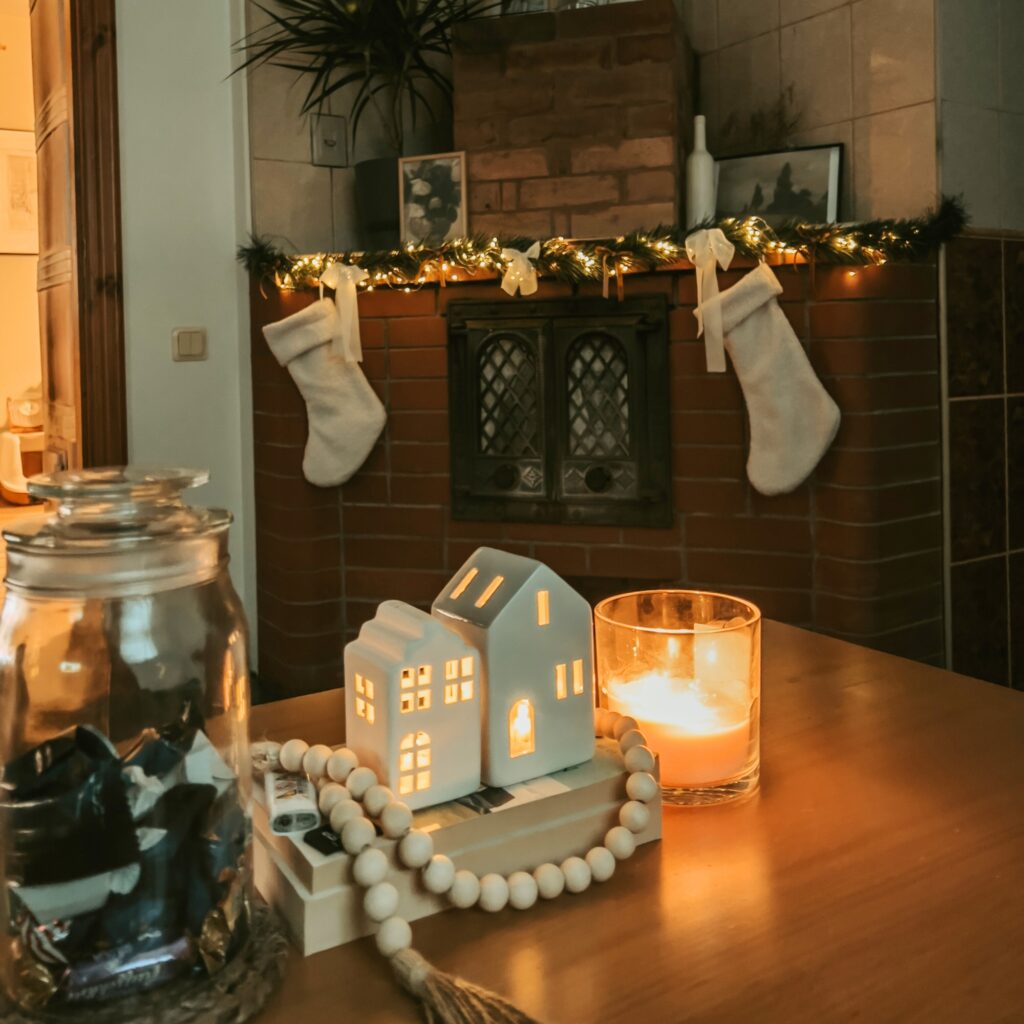 A cute Christmas coffee table.