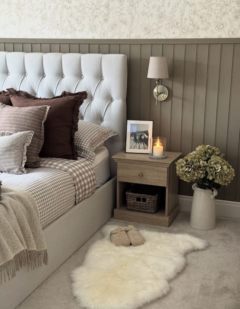 A Light Academia bedroom.