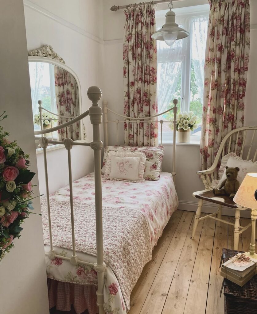 A cottagecore bedroom.