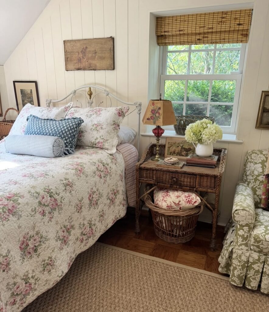 A cottagecore bedroom.