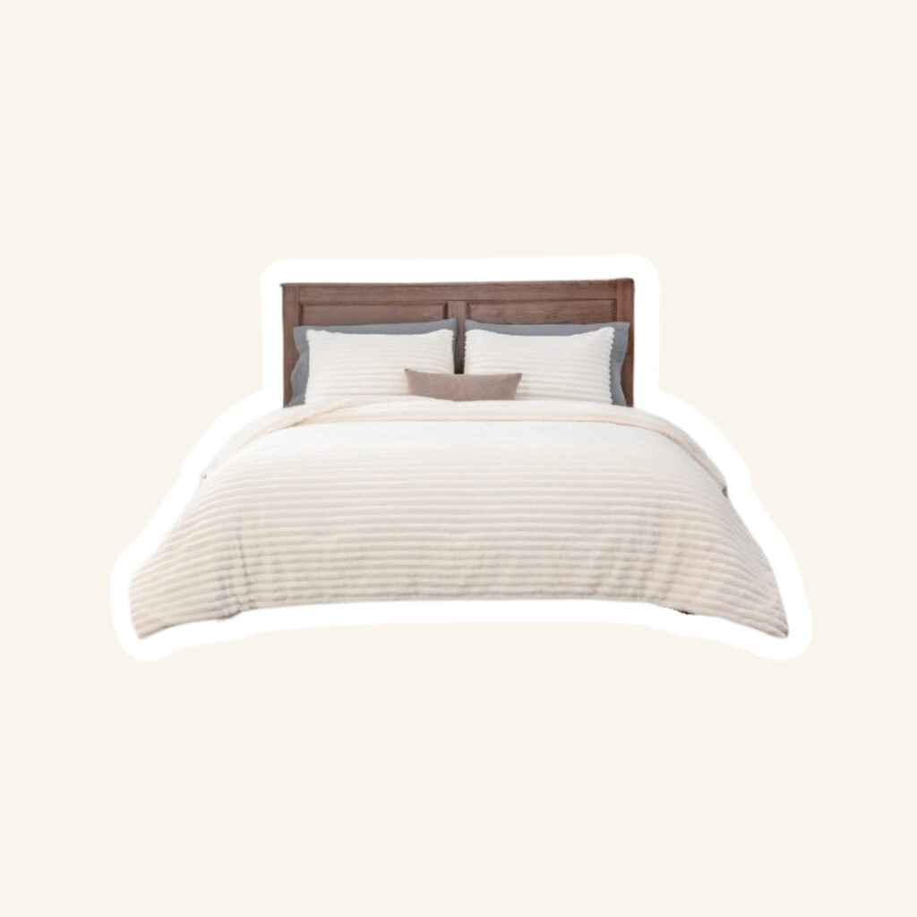 A master bedroom bedding.