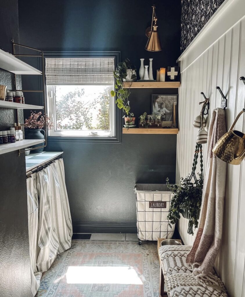 A small laundry room.