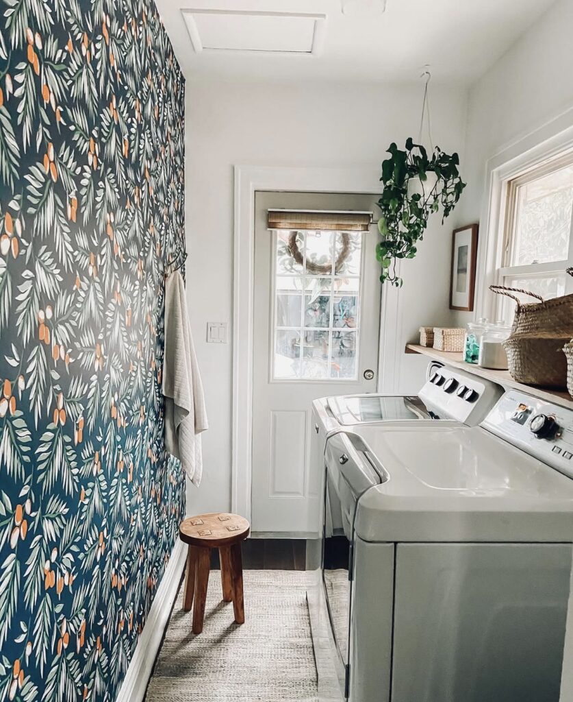 A small laundry room.