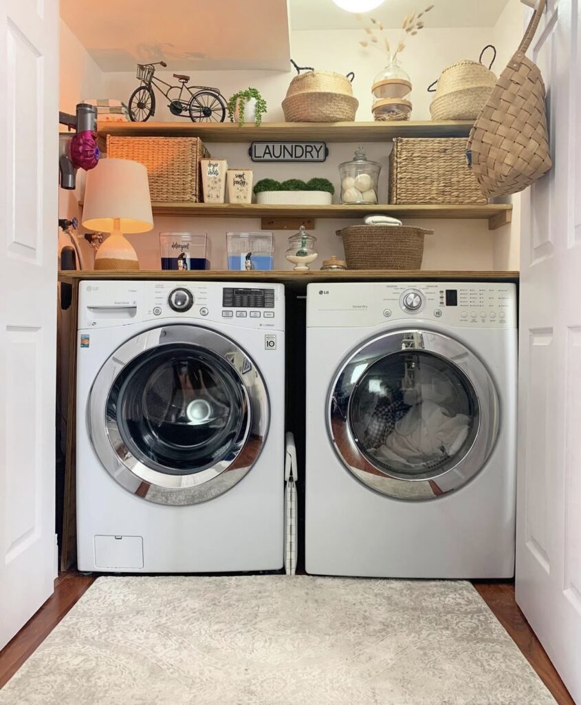 A small laundry room.