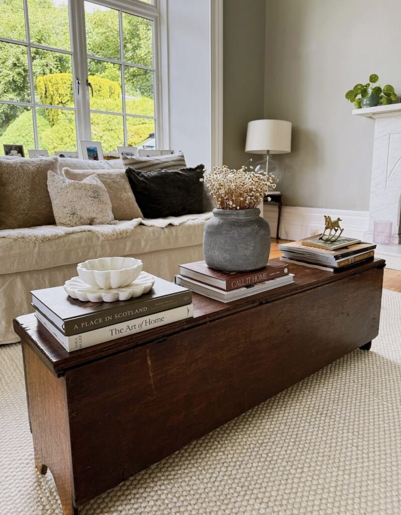 A rectangle coffee table decor.