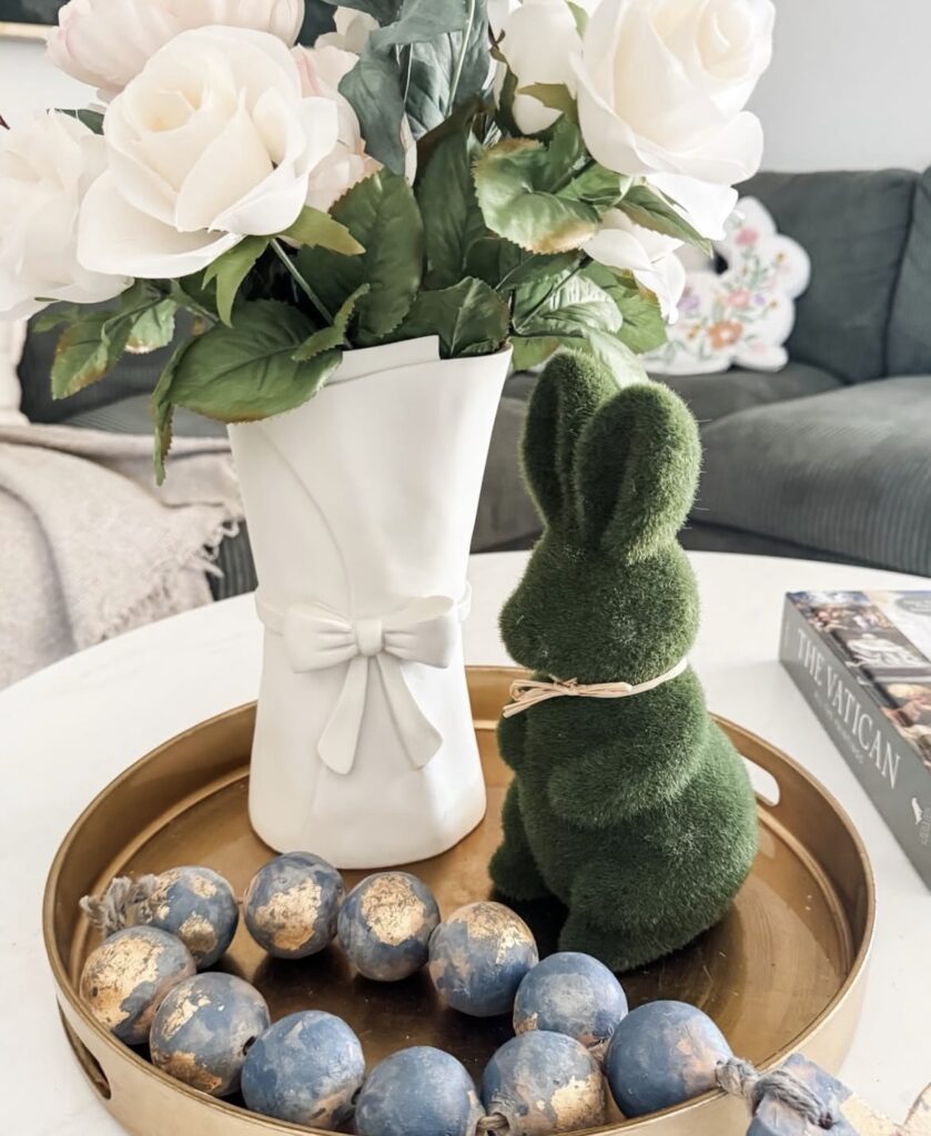 A round coffee table decor.