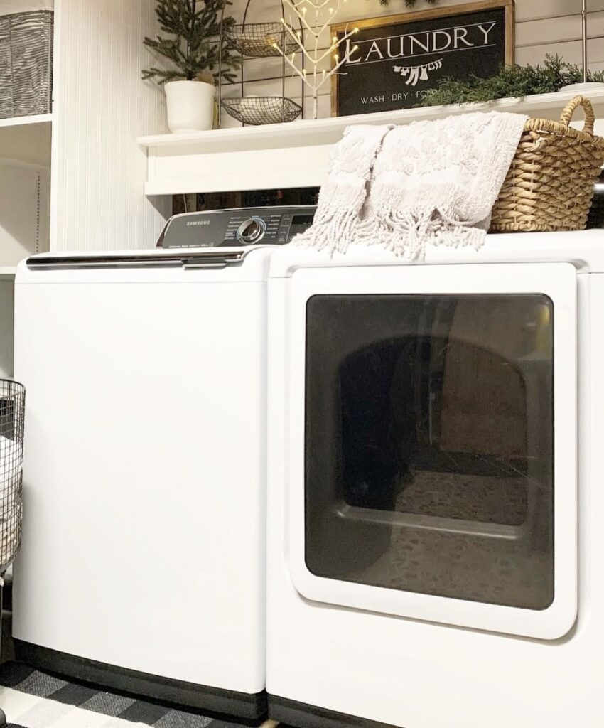 A small laundry room.