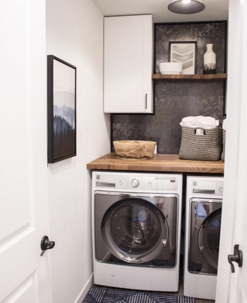 A small laundry room.