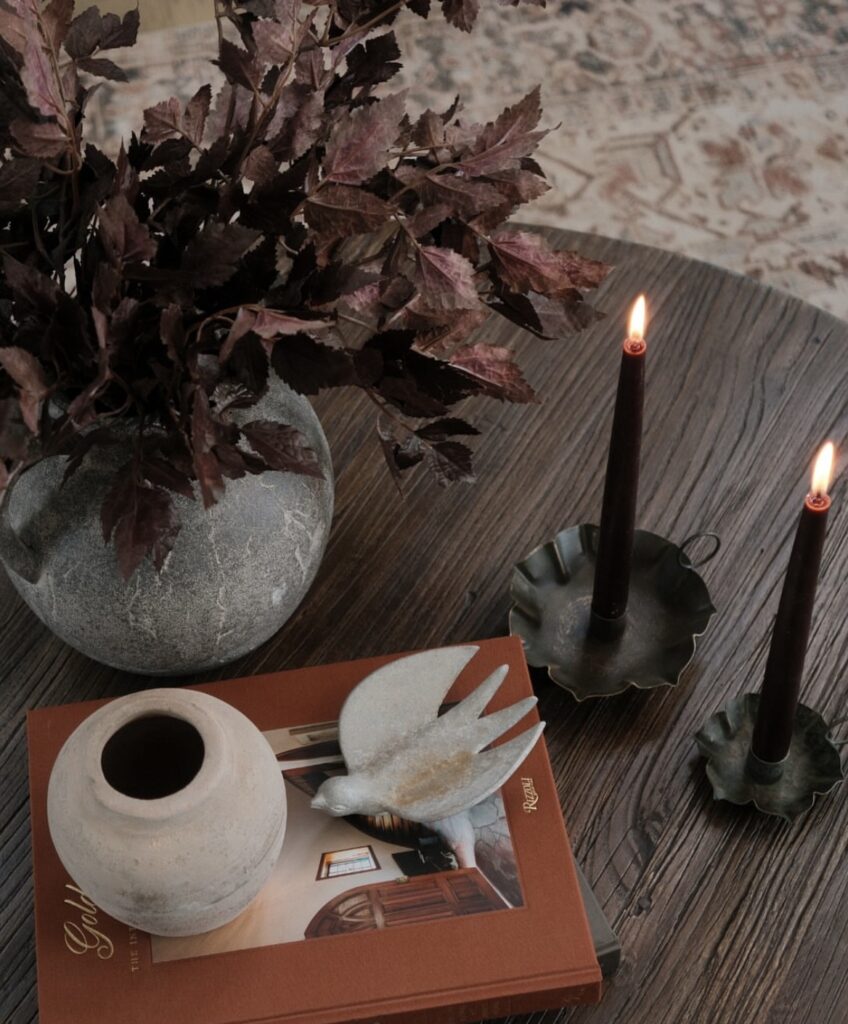A round coffee table decor.