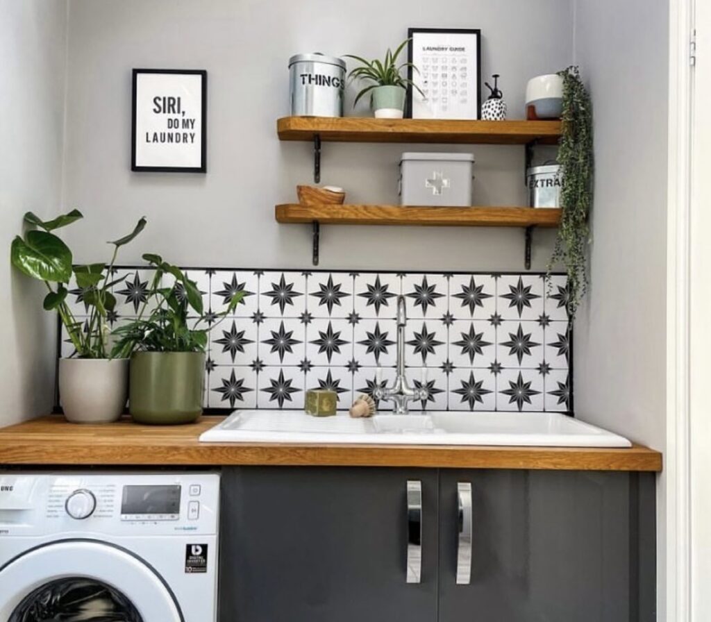 A small laundry room.