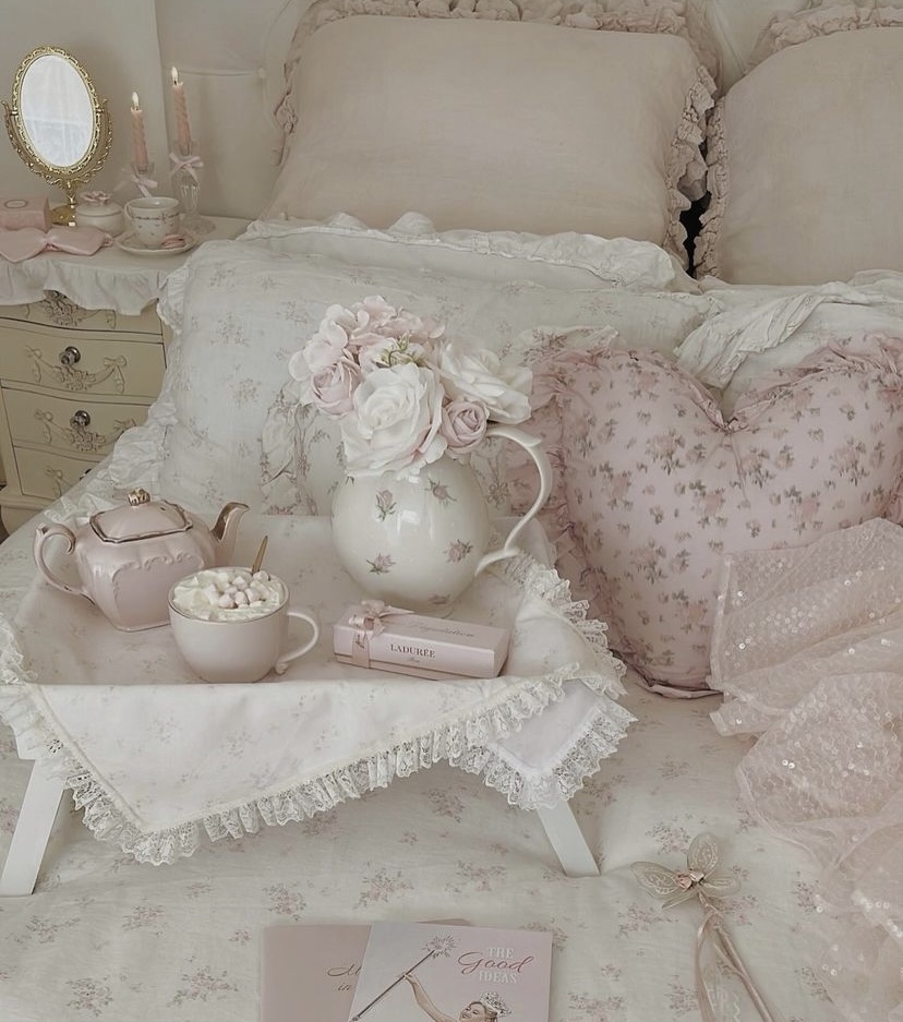 A mirror in a bedroom.