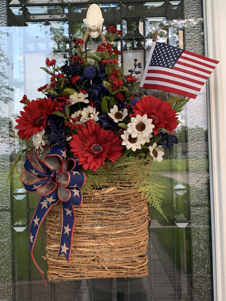 A summer front door decor.