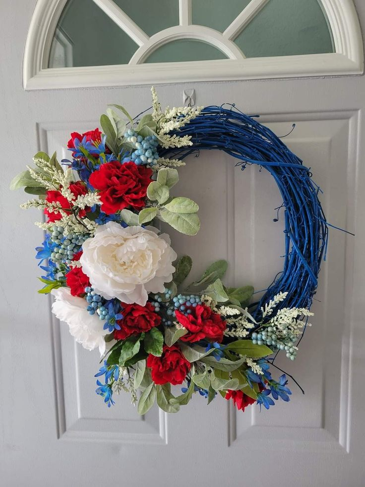 A summer front door decor.