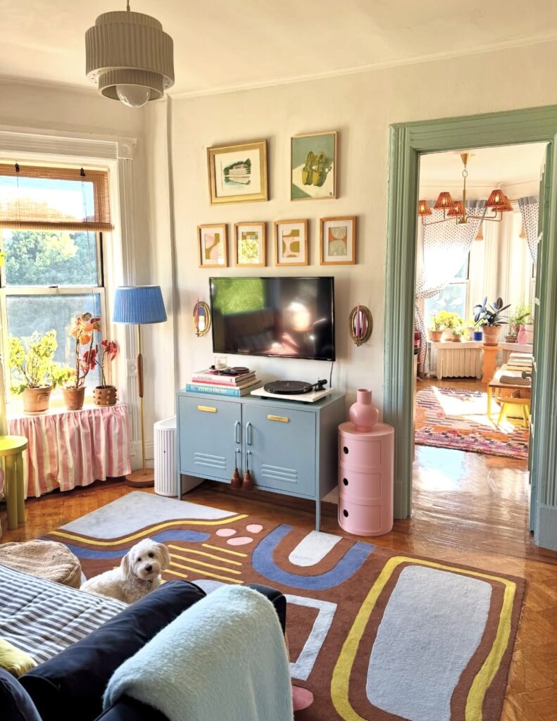 A small living room.