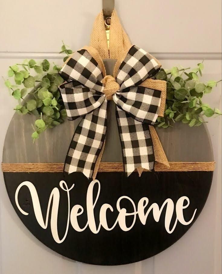 A summer front door decor.