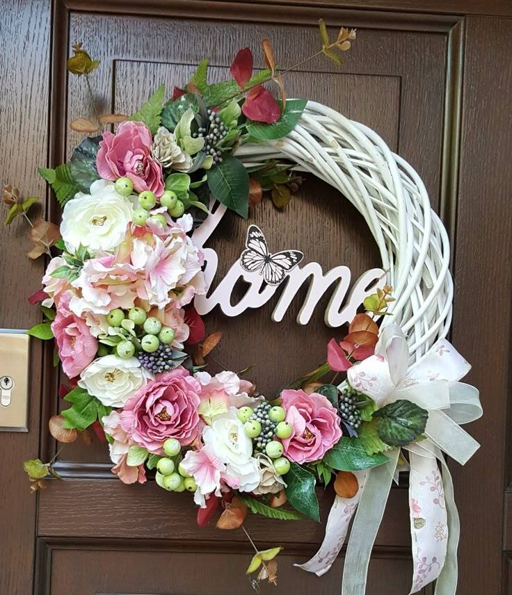 A summer front door decor.