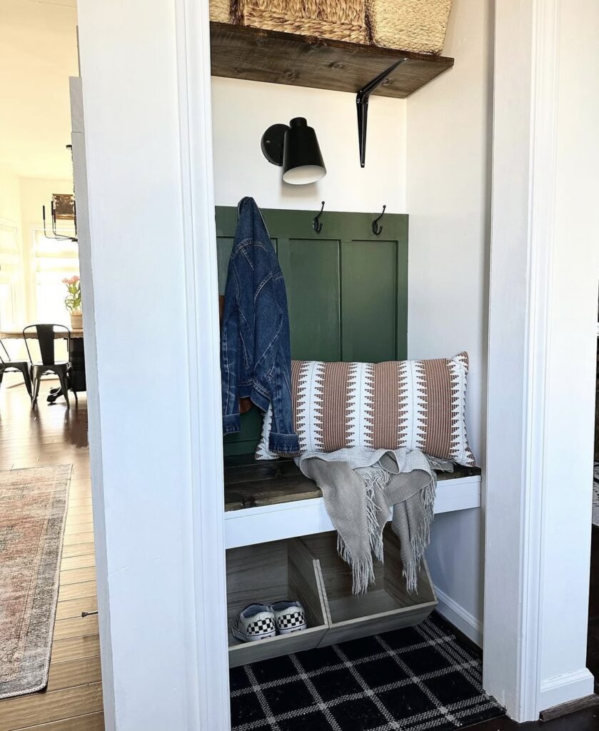 A small mudroom.