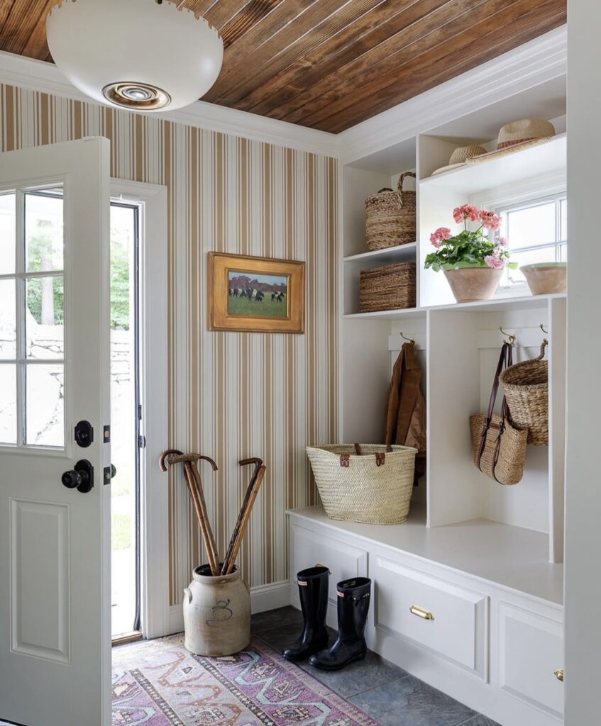 A small mudroom.