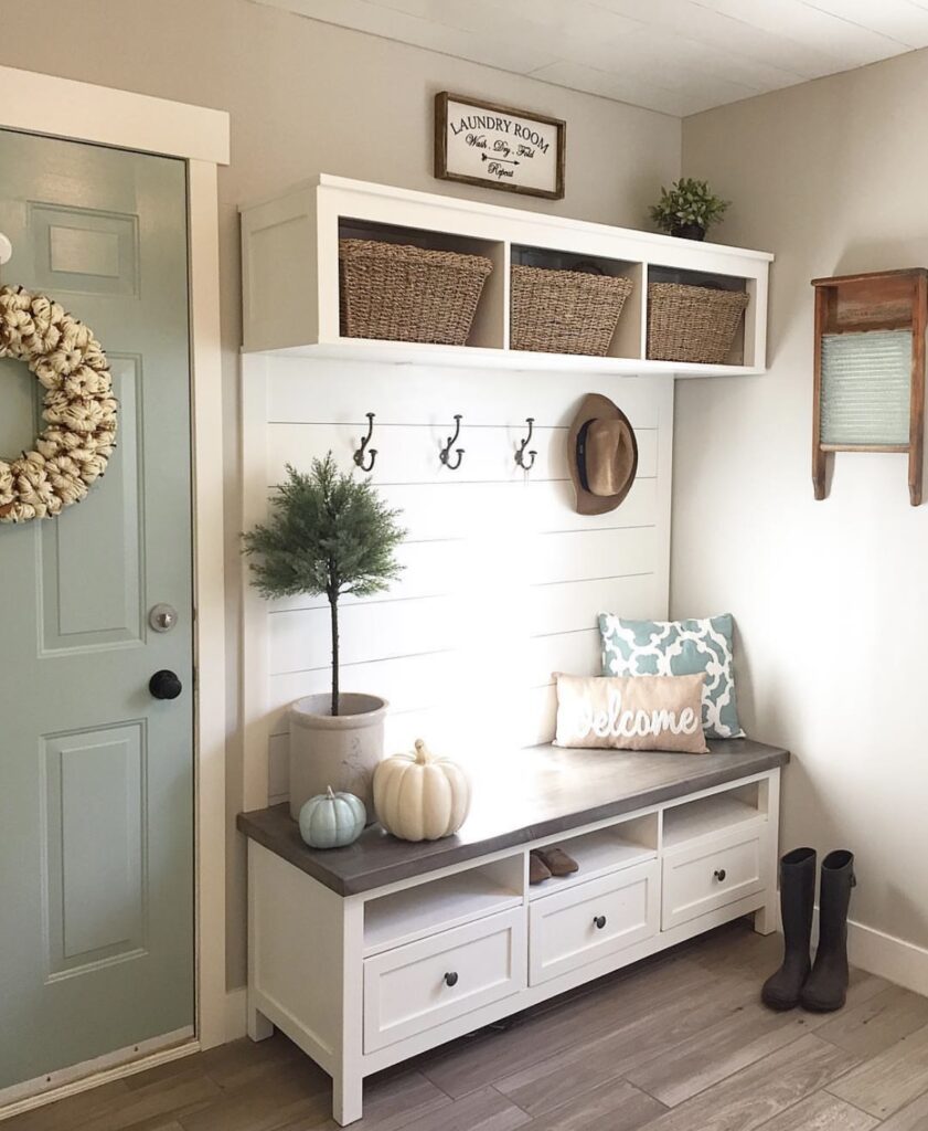A small mudroom.